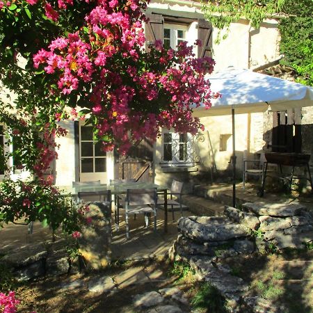 Le Mas Des Lilas Юзес Экстерьер фото